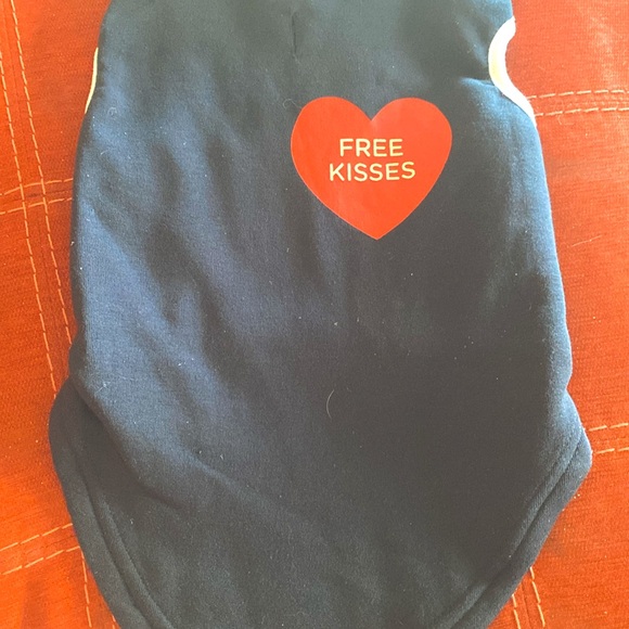🆕BUTTONS & BONES: Pet Hoodie “Free Kisses” Navy and White NWT Size L - Picture 2 of 6